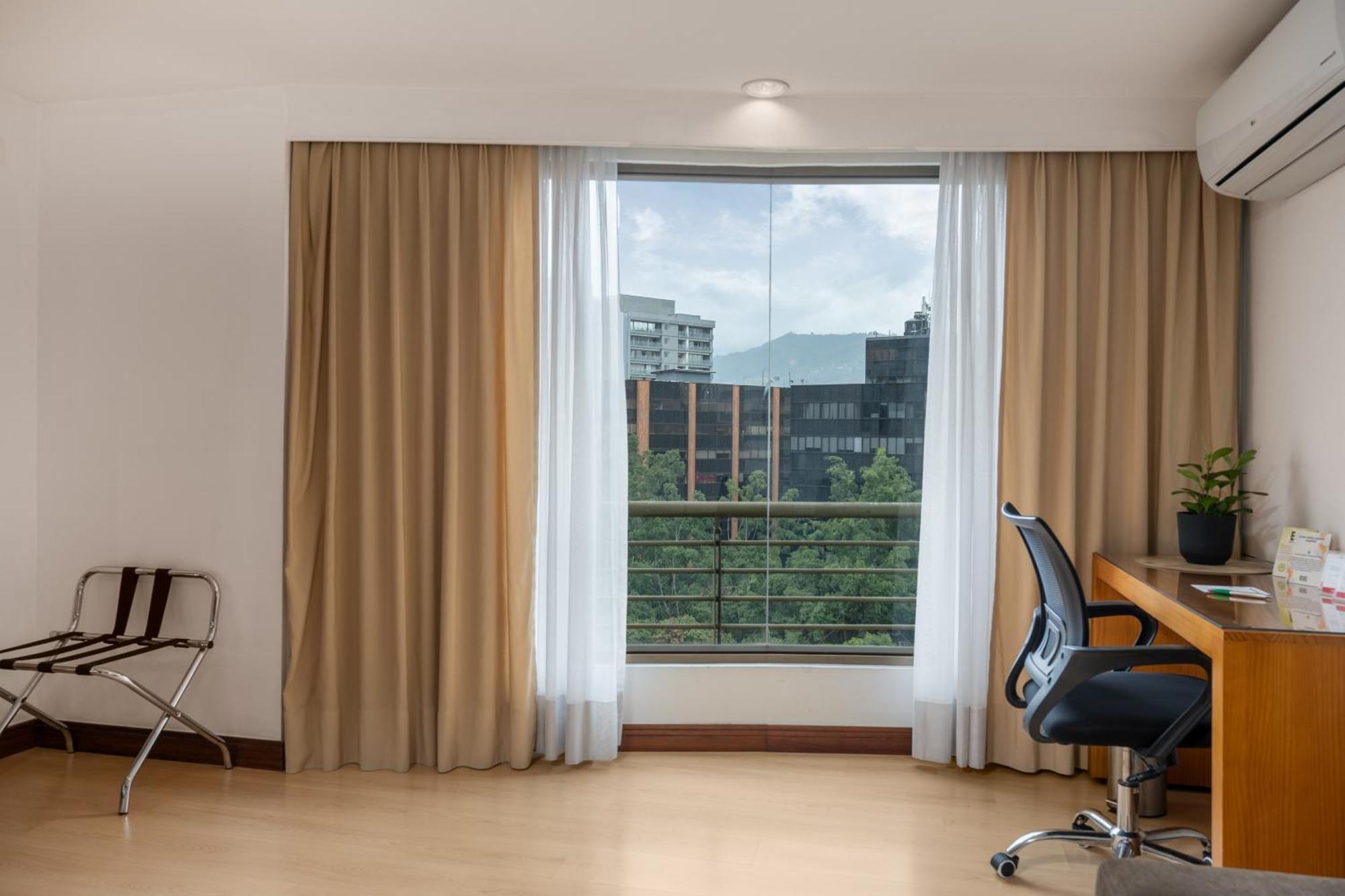 Leblon Suites Hotel Medellín Eksteriør billede